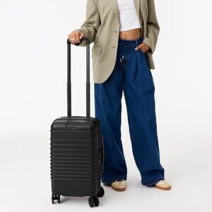 BEIS BLACK SMALL CARRY ON